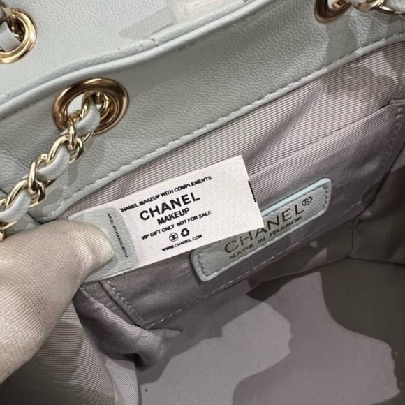 Gorgeous Backpack Or Purse - Picture 9 of 12